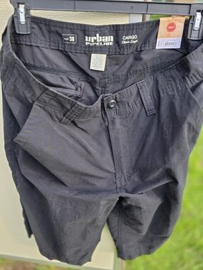 Urban Pipeline Men's Black Cargo Pants - Classic Fit